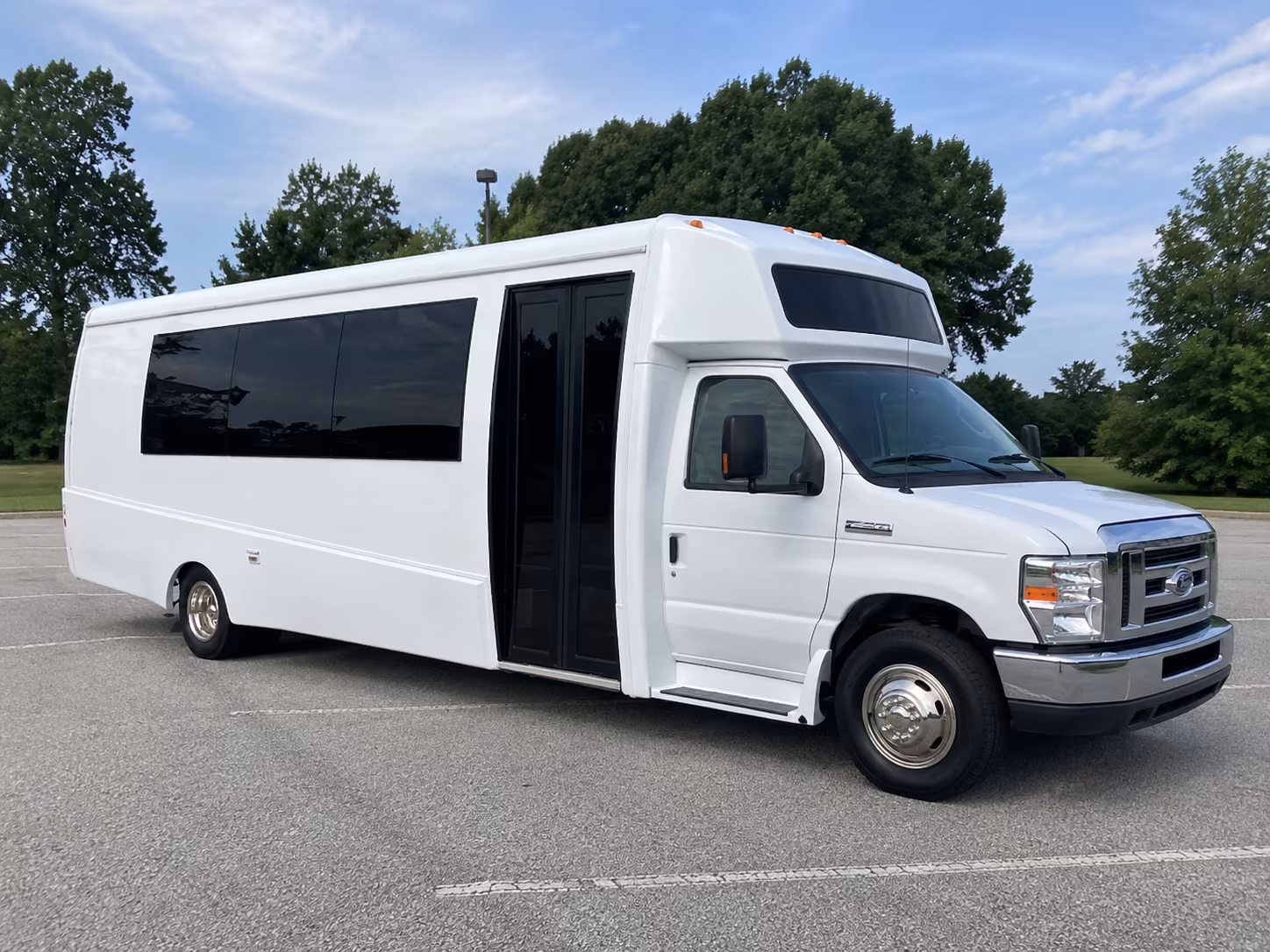 bowling green 18 passenger party bus