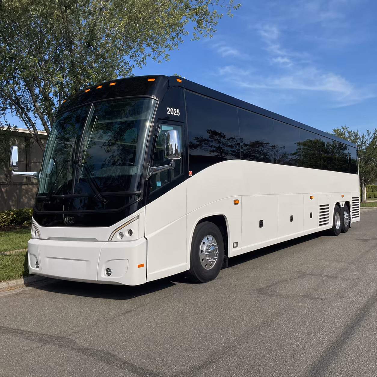 charter buses for large bowling green prom groups and school organized transportation