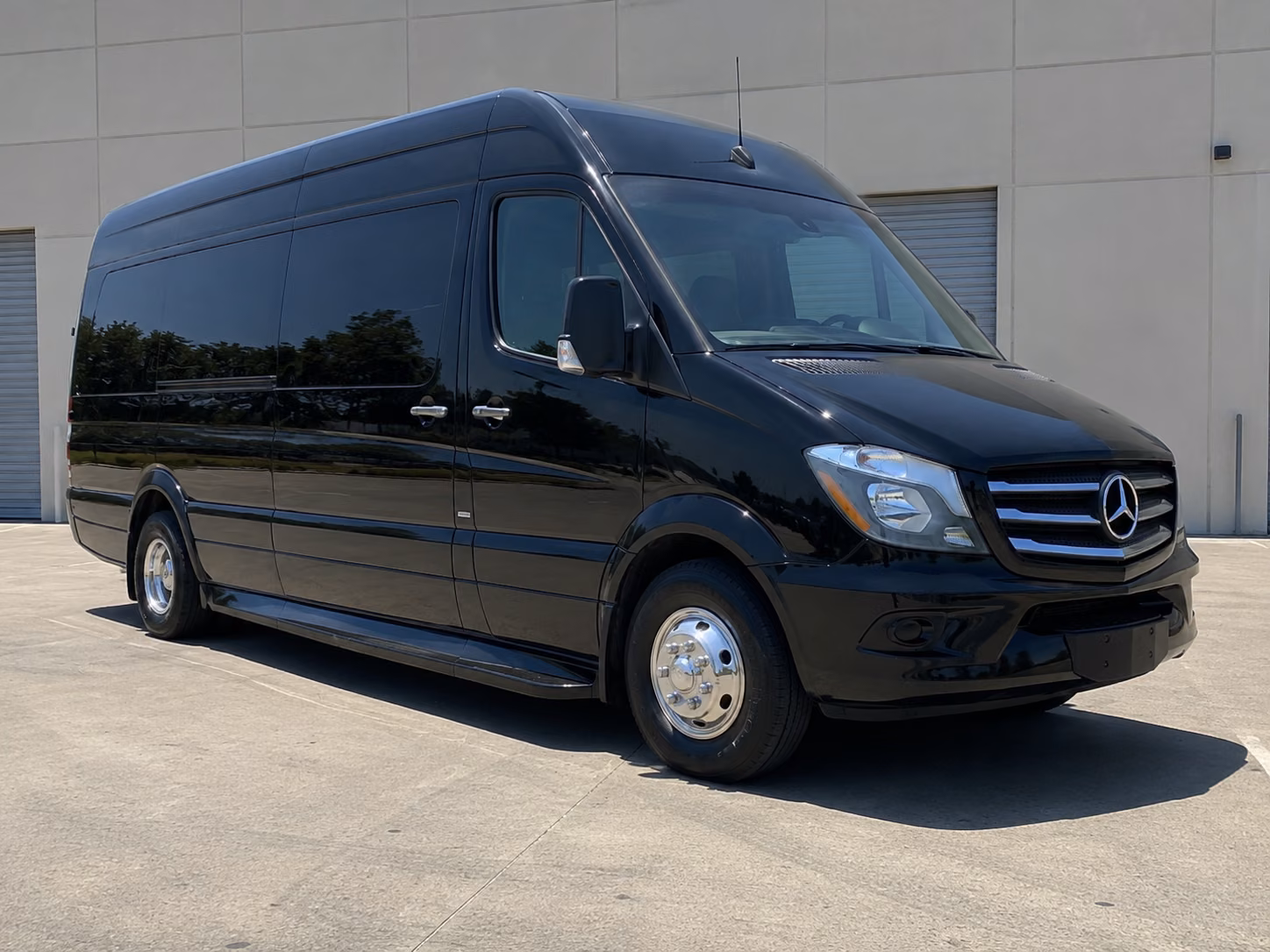 secure transportation for your next convention or trade show 3